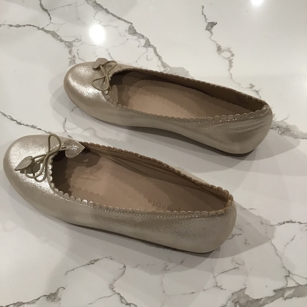 Elephantito scalloped ballet flat